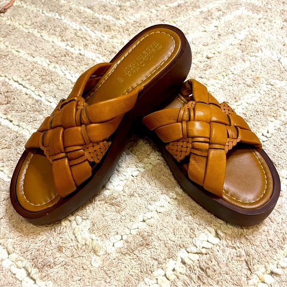 Bella Vita Made in Italy Platform Sandals Sz 10 in Whiskey Leather NWOT - Picture 5 of 7
